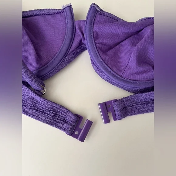 PrettyLittleThing | NWT Women’s Purple Underwired Crinkle Bikini Top - Picture 7 of 8